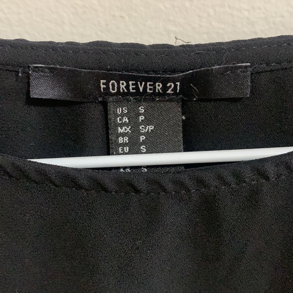 Small slit back tee - Picture 2 of 3